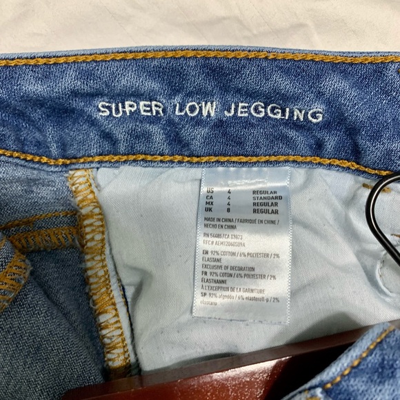 American Eagle Super Low Ripped Jegging Size 4 - Picture 5 of 5